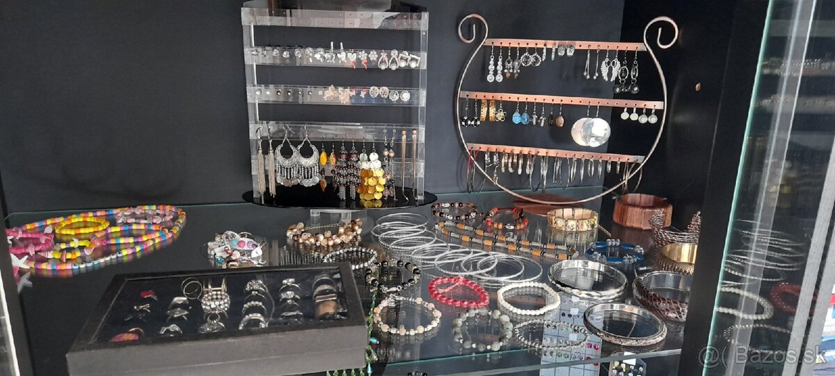 Dámske, detské oblečenie, bižutéria - 5