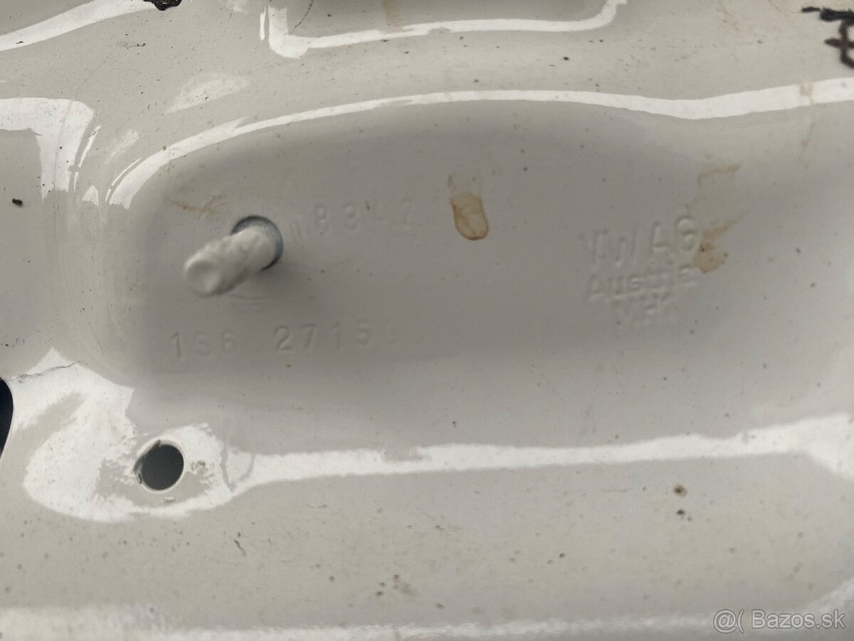 VW UP zadna kapota - 5