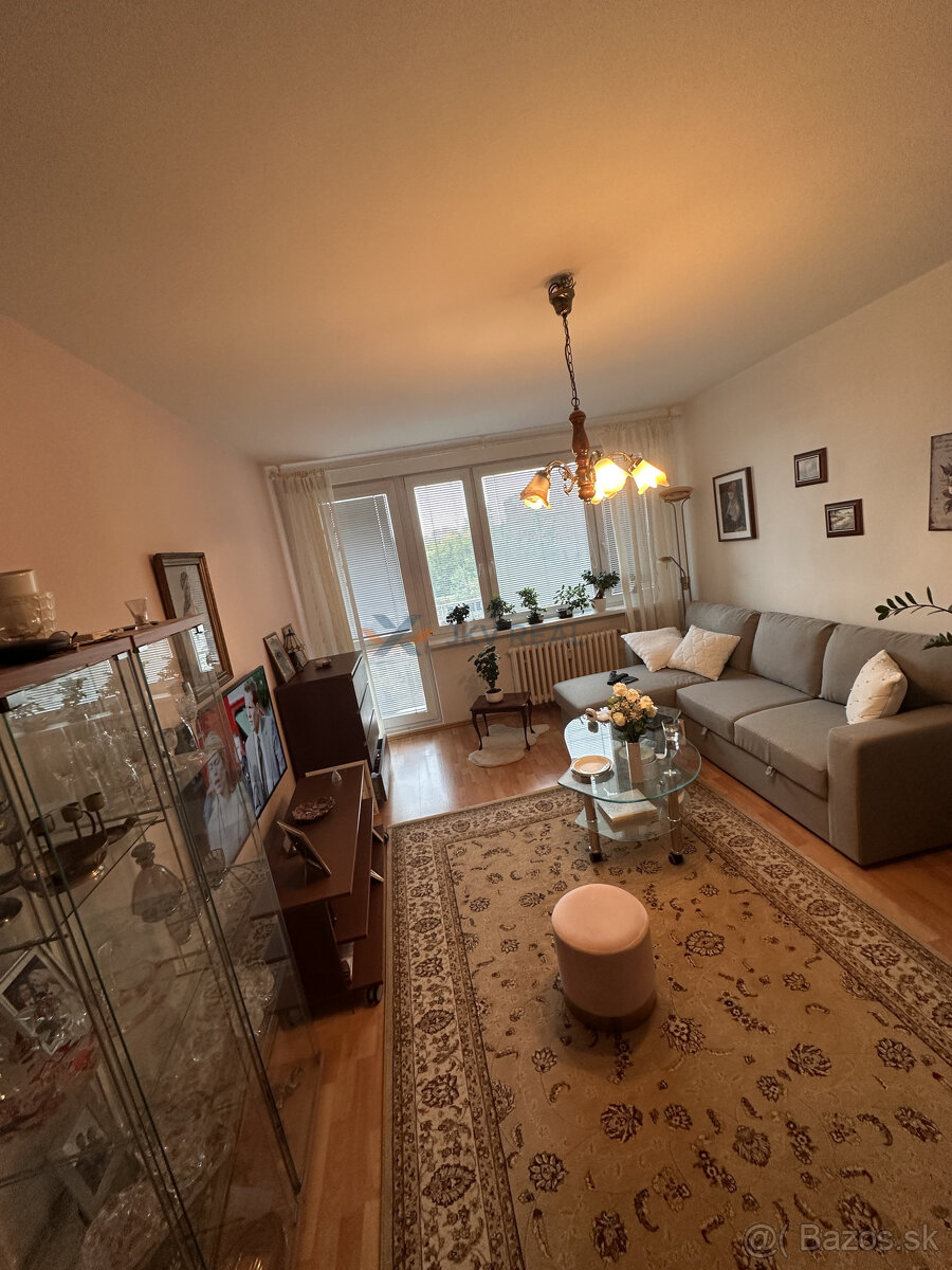 Na predaj 3-izbový byt vo Vrakúni s dvoma balkónmi - 5