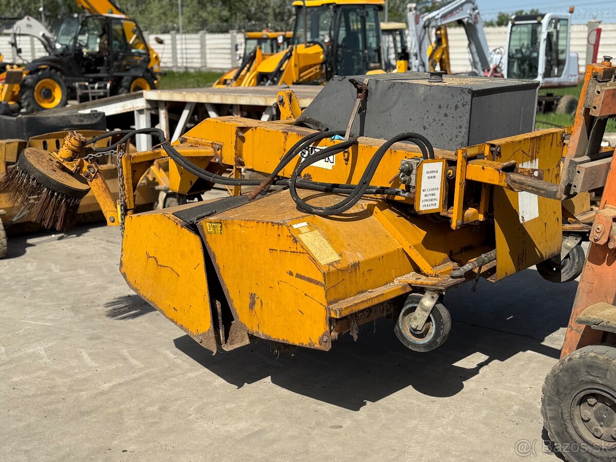 Zametacia kefa na traktor bager - 5