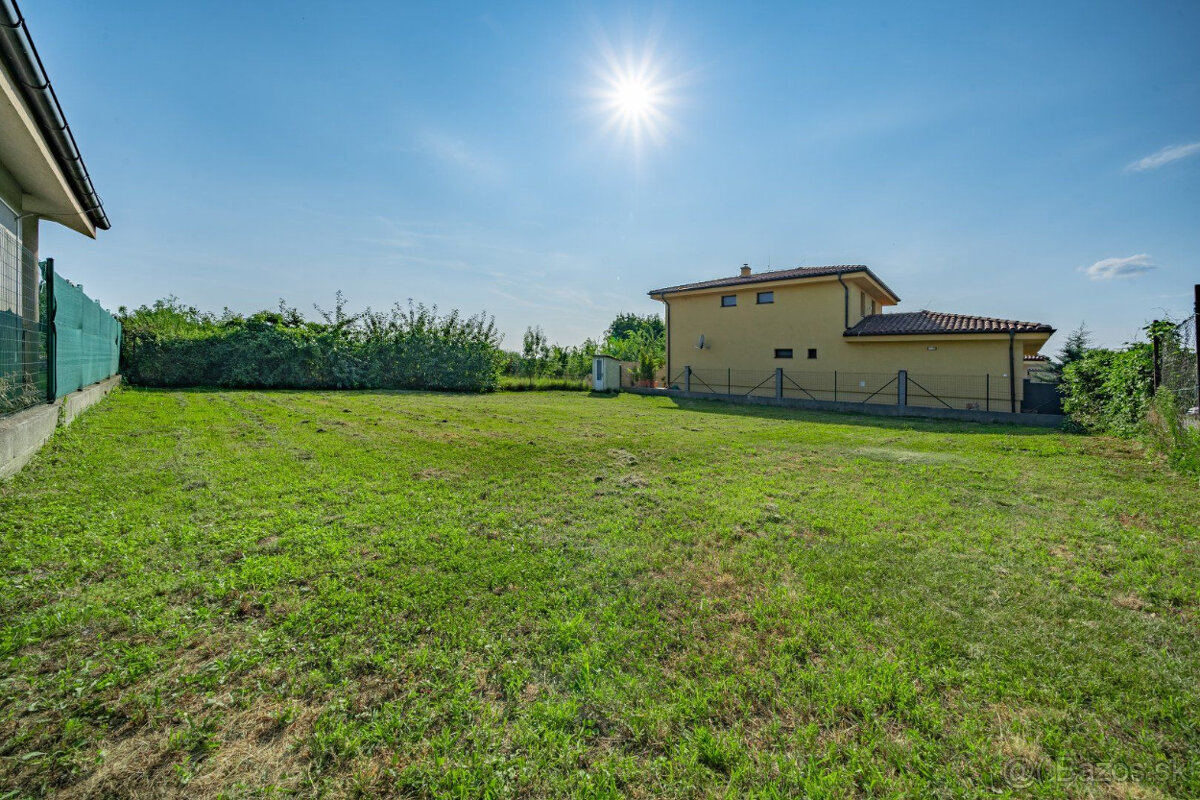 ŠAMORÍN-LUXUSNÝ POZEMOK 448m² IBA 500m OD ABSOLÚTNEHO CENTRA - 5