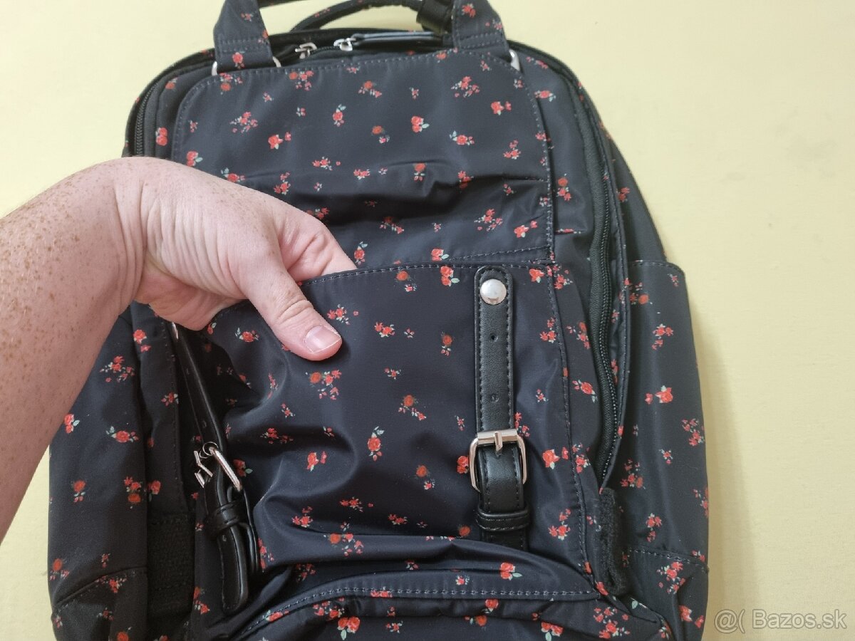 Čierny plecniak s vreckom CROPP - 5