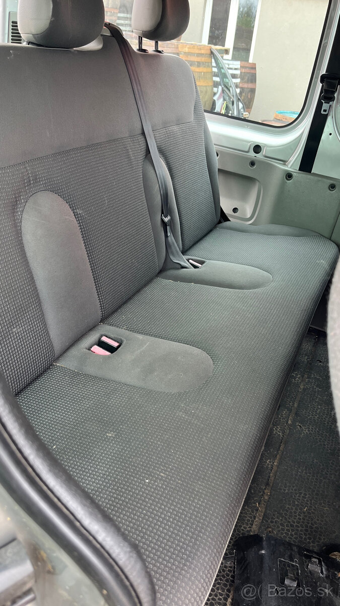 Opel Vivaro 2.0dci M9R E7 - 5