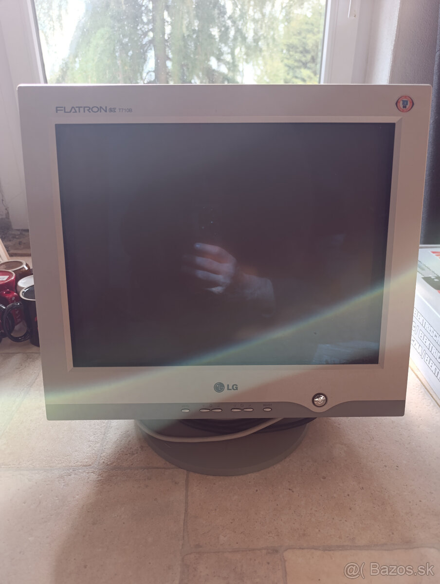 LG Flatron ez T710B - 5