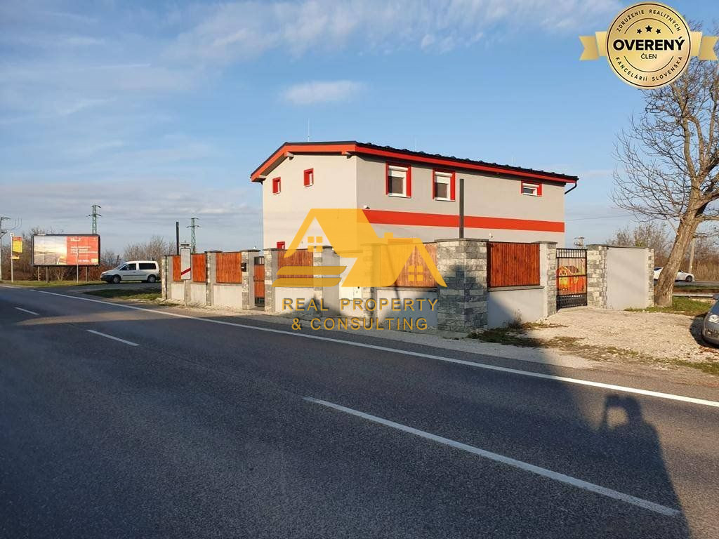 Predám podnikateľský objekt v Komjaticiach - 5