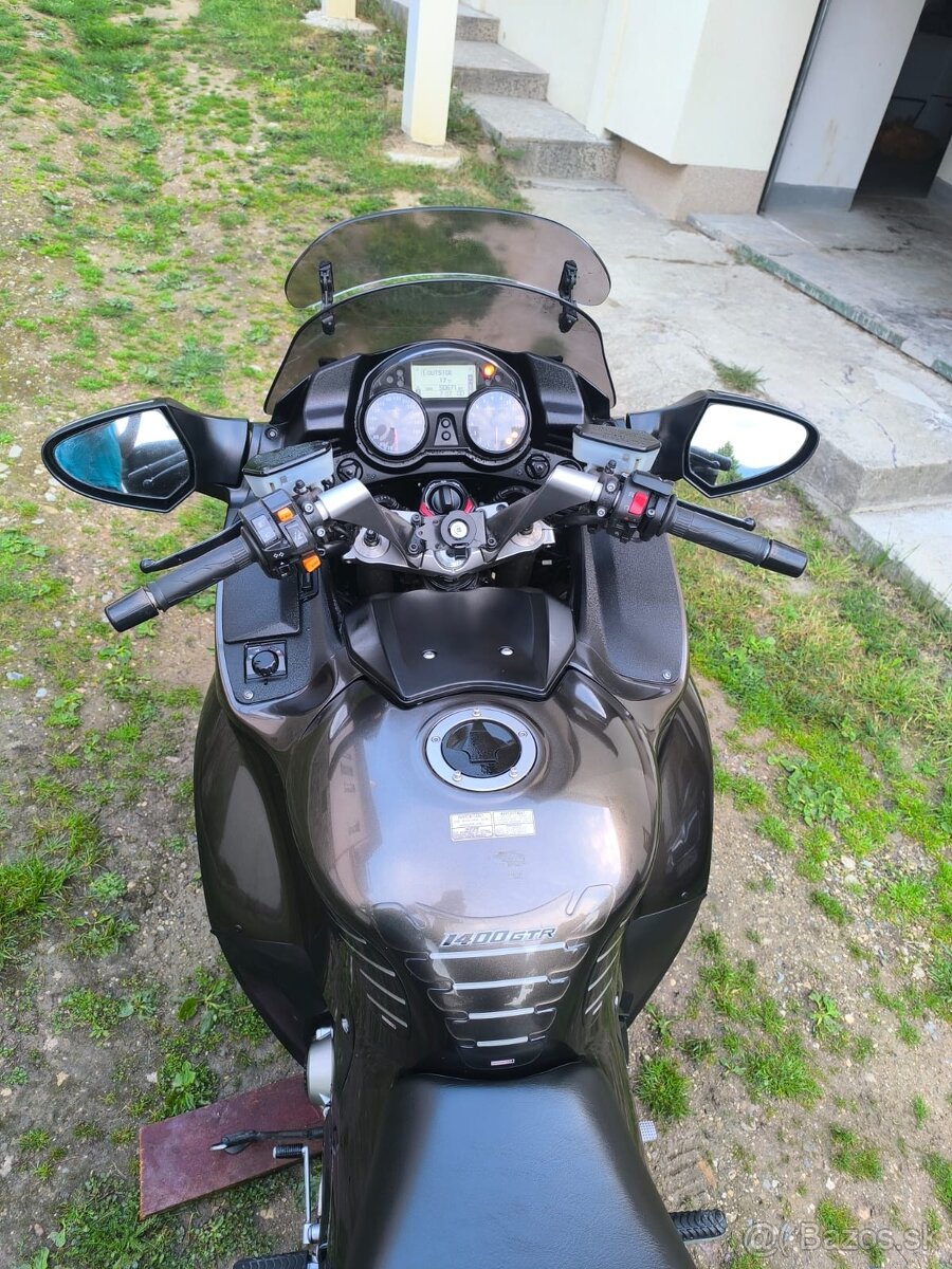Kawasaki GTR 1400 - 5
