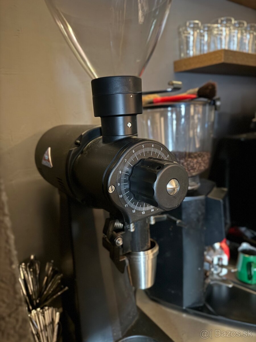 Mlynec na kávu Malkhönig EK43 - 5