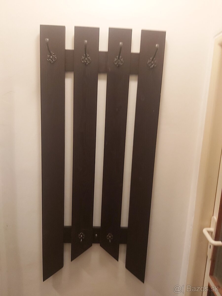 Doplnky do bytu,stolik,stojany,vešiak,šamlík - 5