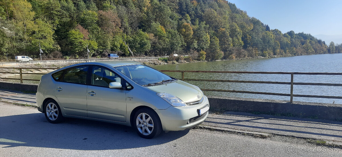 Toyota Prius - 5