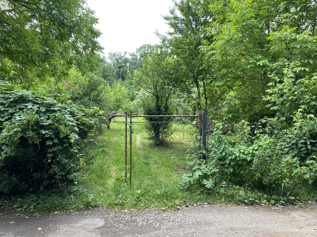 Záhrada s chatou, krásne prostredie pri potoku, studňa, ele. - 5
