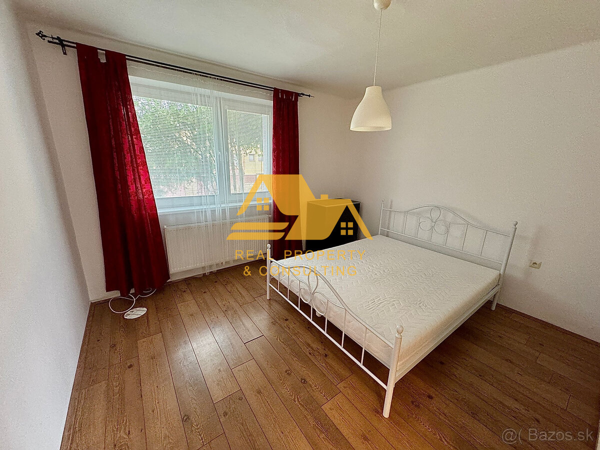 Predám tehlový 3 izbový byt s balkónom v Nových Zámkoch - 5