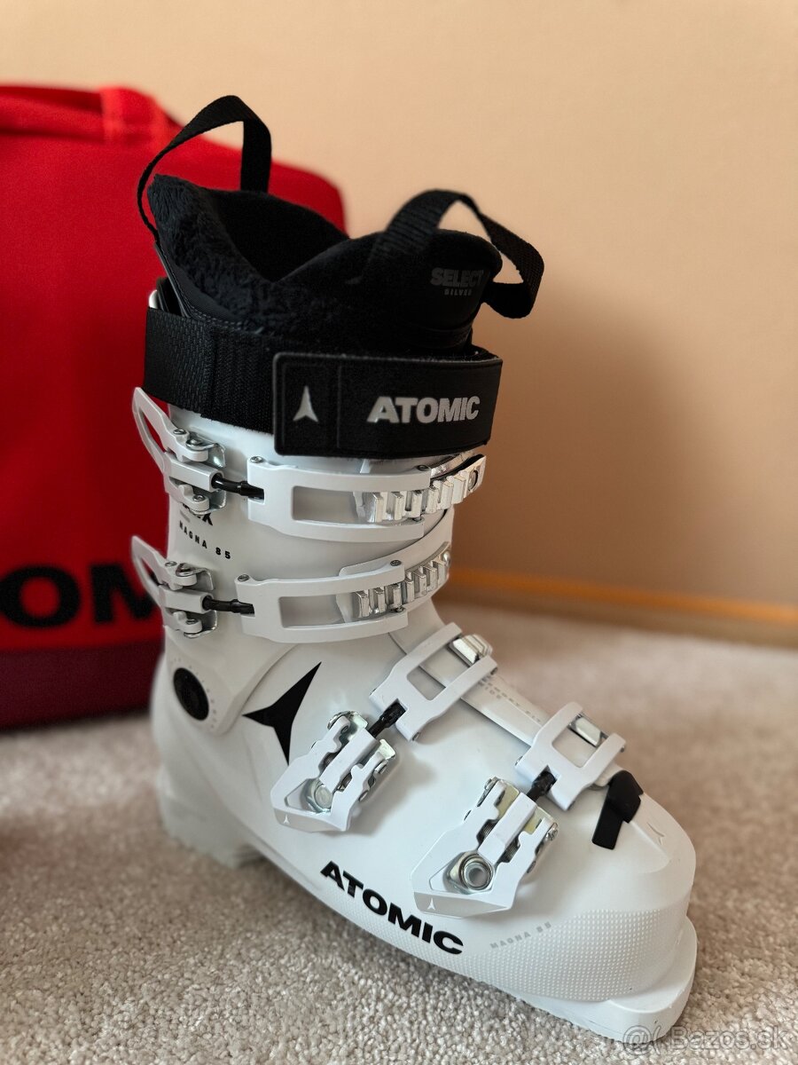 Predám KOMPLETNÚ lyžiarsku výbavu ATOMIC + LEKI - 5