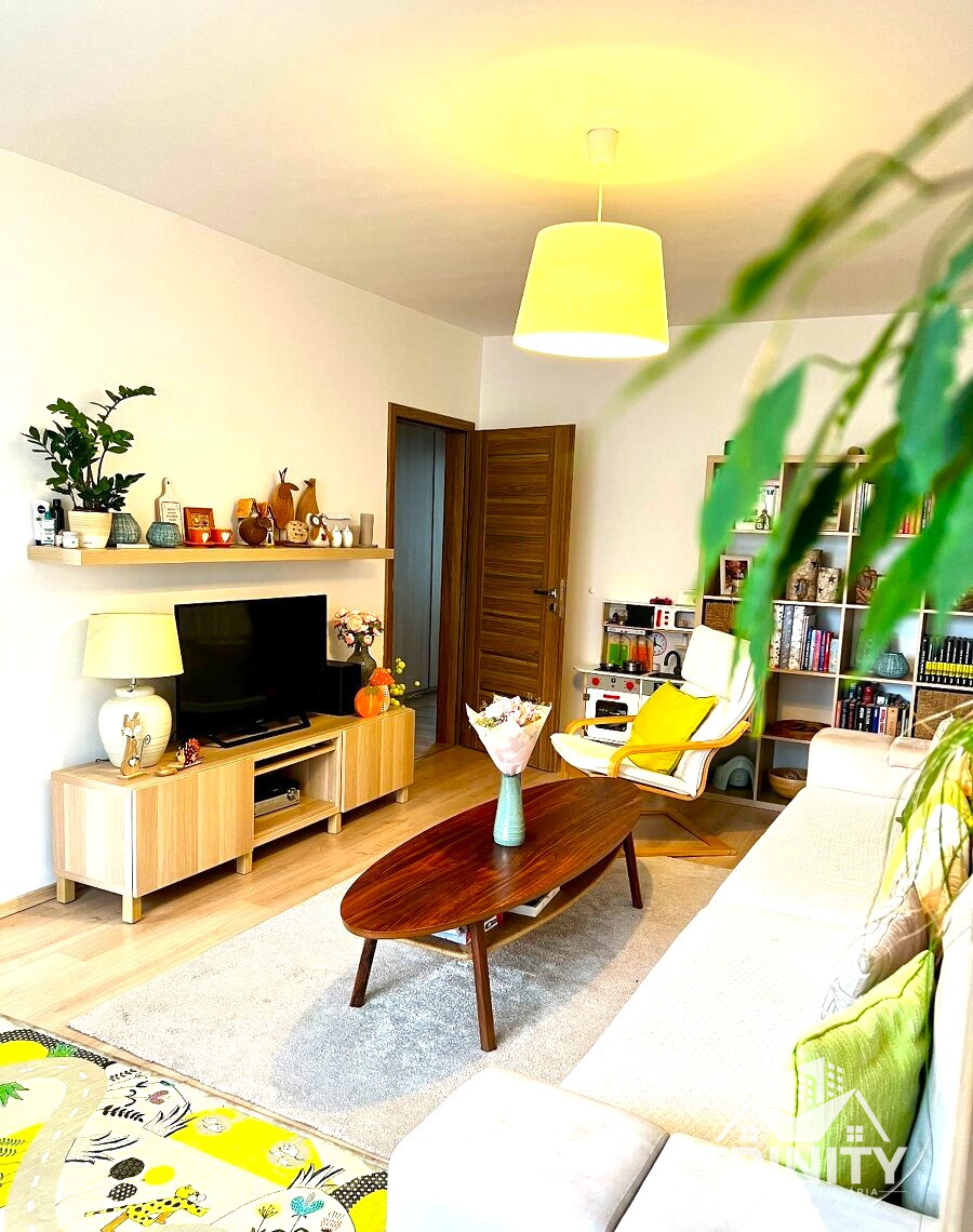 Na predaj priestranný 3-izbový byt s dvoma balkónmi v meste - 5