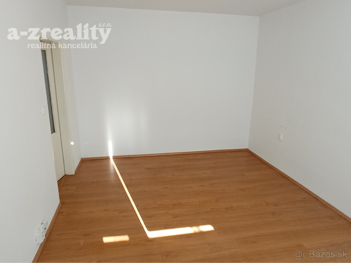 Rodinný dom v Komárne na prenájom - 5