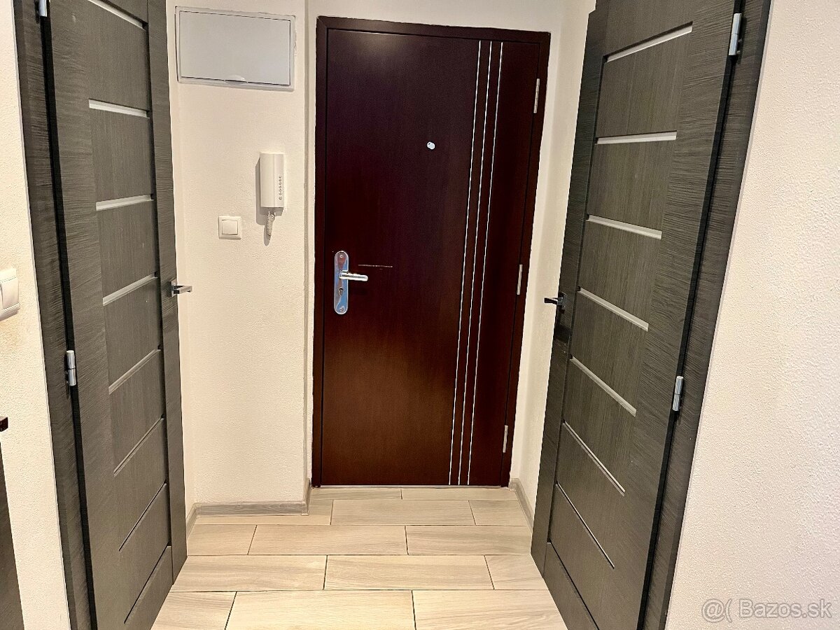 2 izbový byt v centre Nitry pri parku (tehlová bytovka) - 5