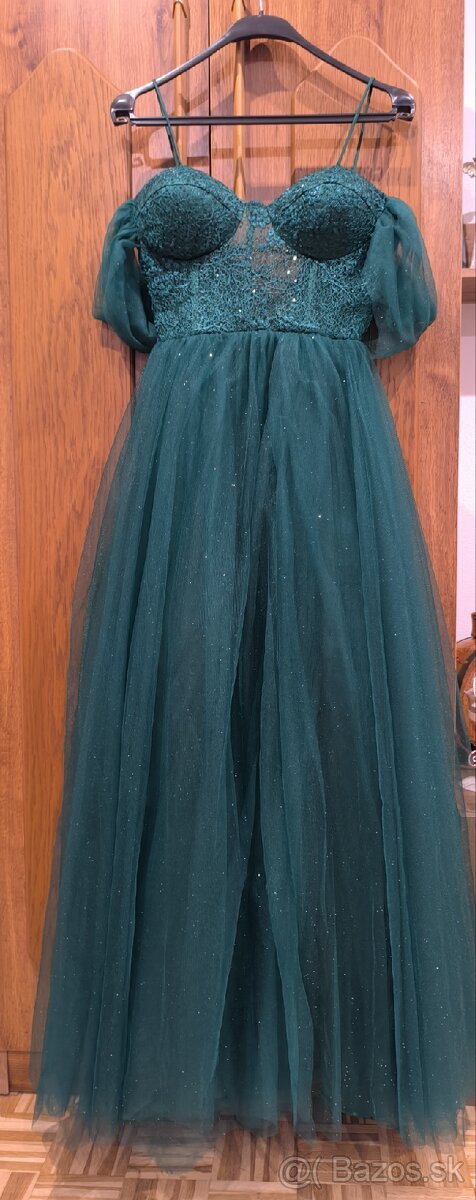Predám zelené tylové spoločenské šaty - 5