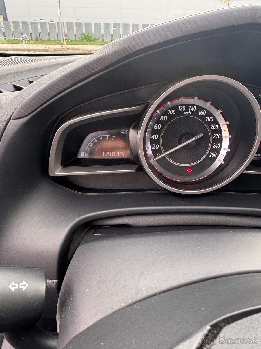 Mazda 3 1.5i (74kW) - 5