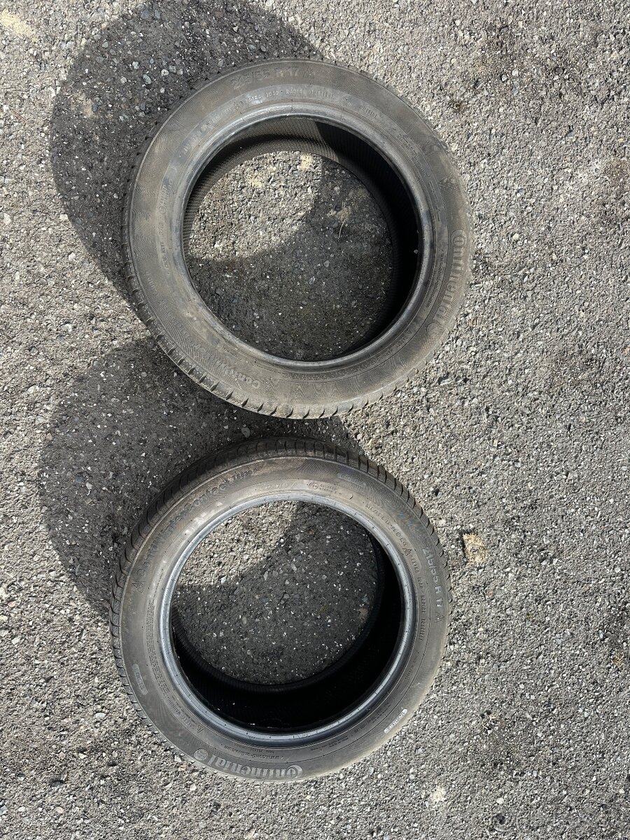 Contonental Wintercontact 215/55/R17 - 5