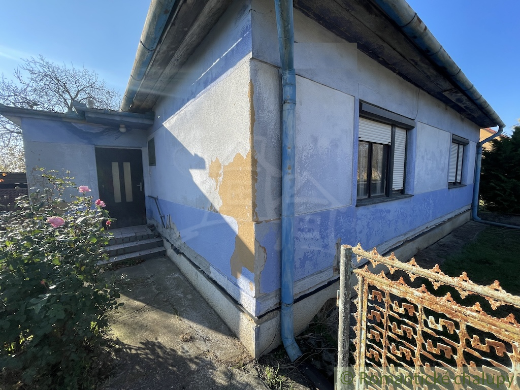 Rodinný dom na polosamote v obci Rastislavice– pokoj, tich - View 5