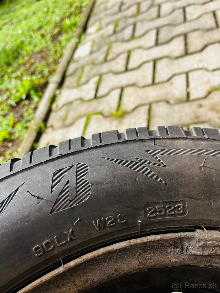 Bridgestone Blizzak LM005 a Hankook Winter i cept RS2 - 5