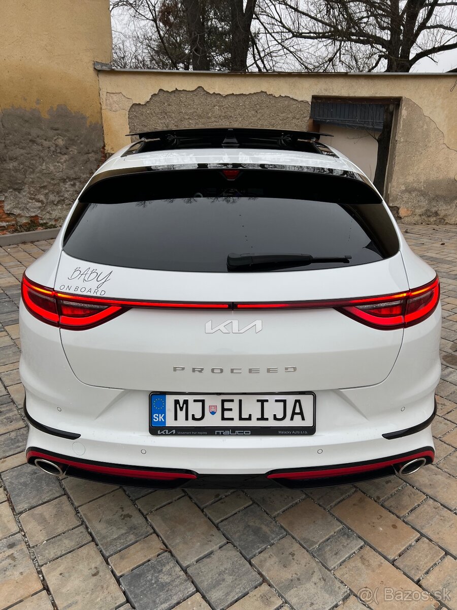 Kia proceed gt - 5