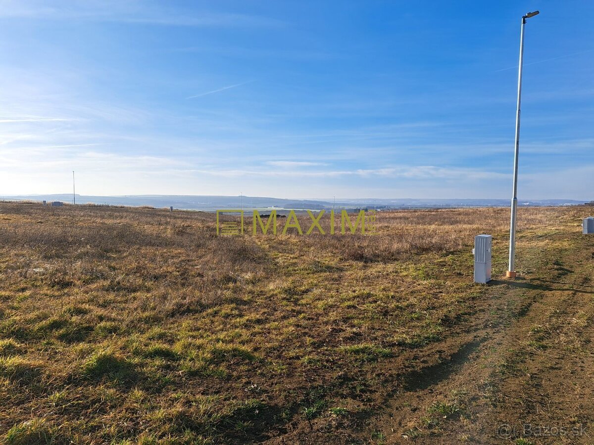 Stavebný pozemok 720 m2 v Štitároch - 5