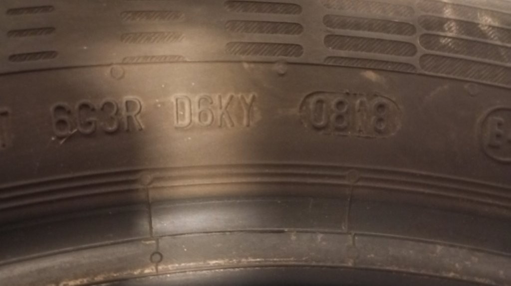 Predam letne pneu 4ks Continental 215_55_R17 - 5