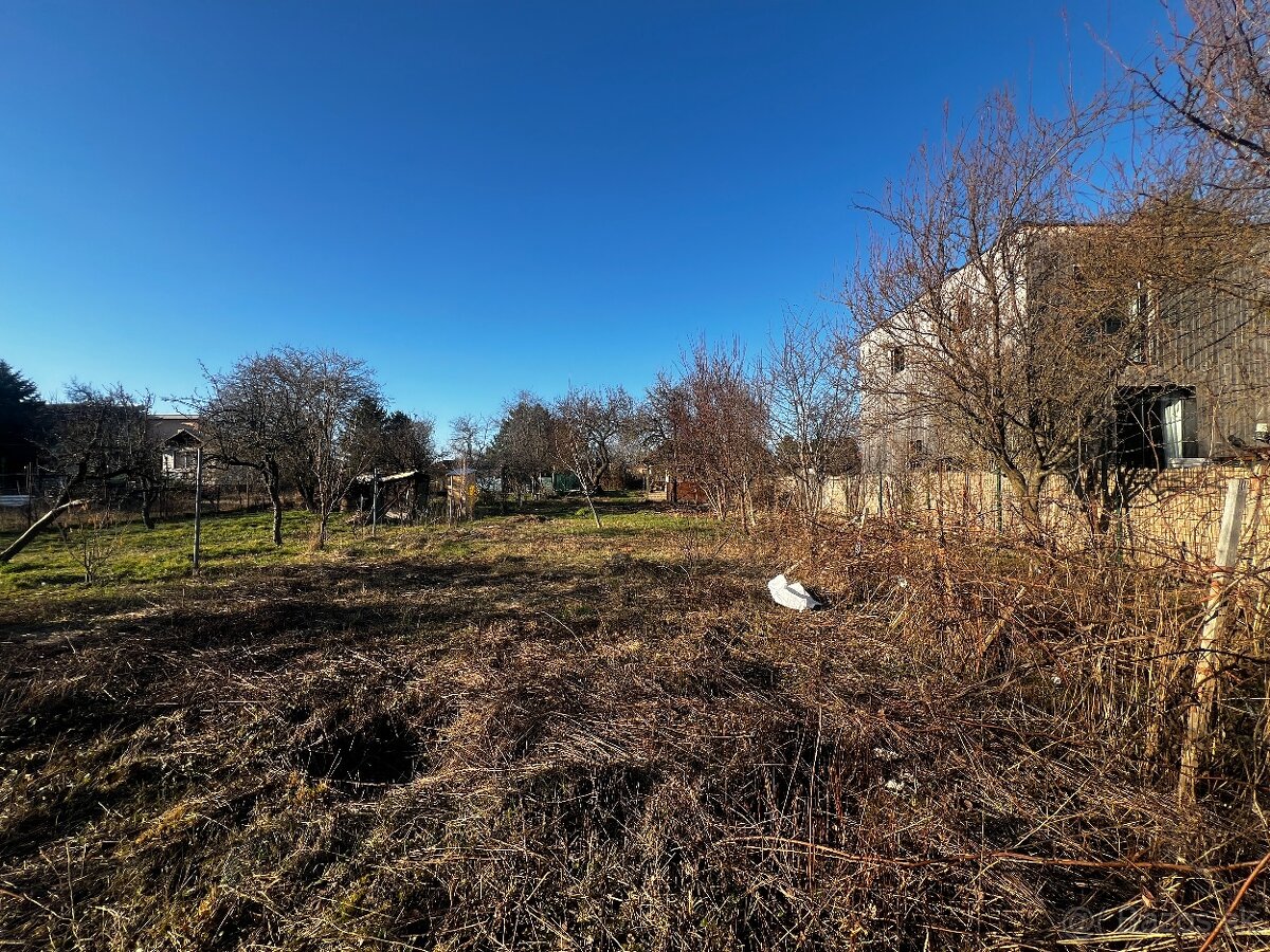 SLNEČNÝ STAVEBNÝ POZEMOK 801 M2 NA LEVANDUĽOVEJ ULICI - 5