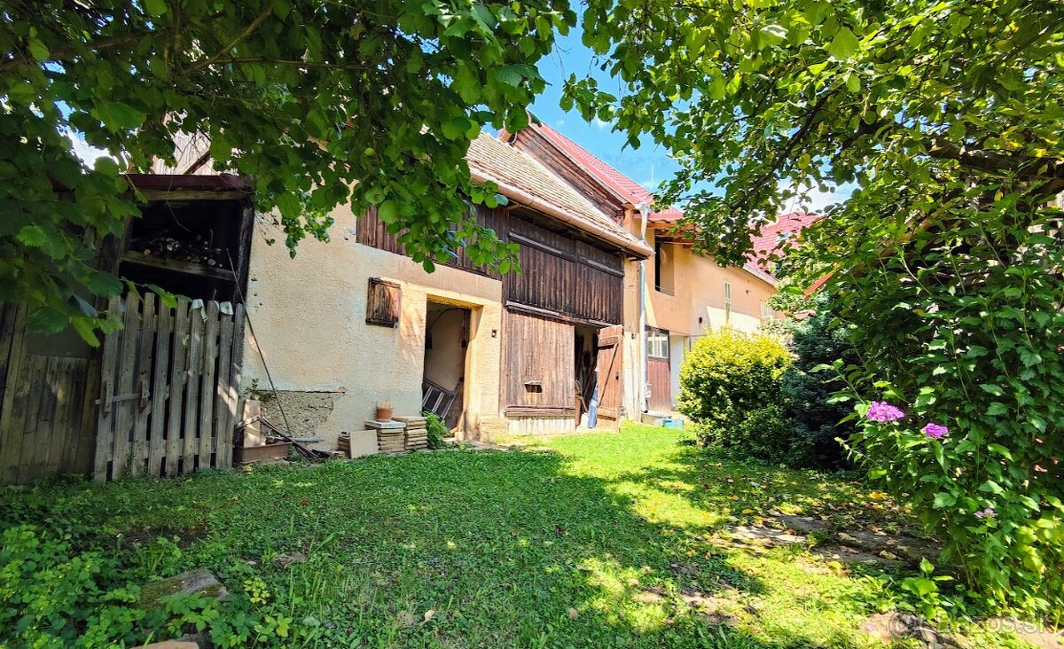 Uhorské: Dom s Príbehom, Charizmou a krásnym Pozemkom - 5