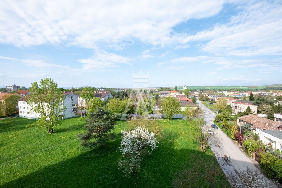 3 IZBOVÝ BYT, NÁMESTIE OCELIAROV, KOŠICE ŠACA - 5