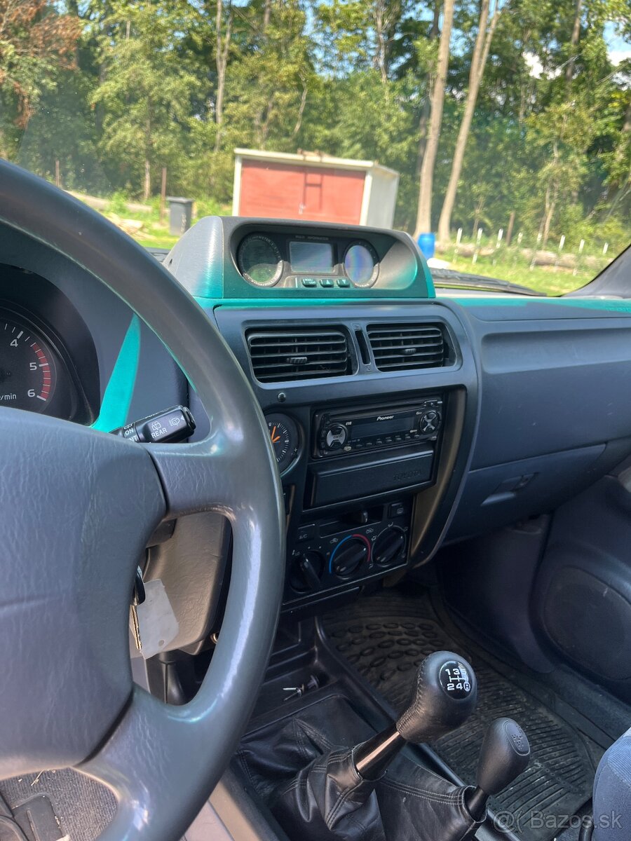 Toyota Land Cruiser 90