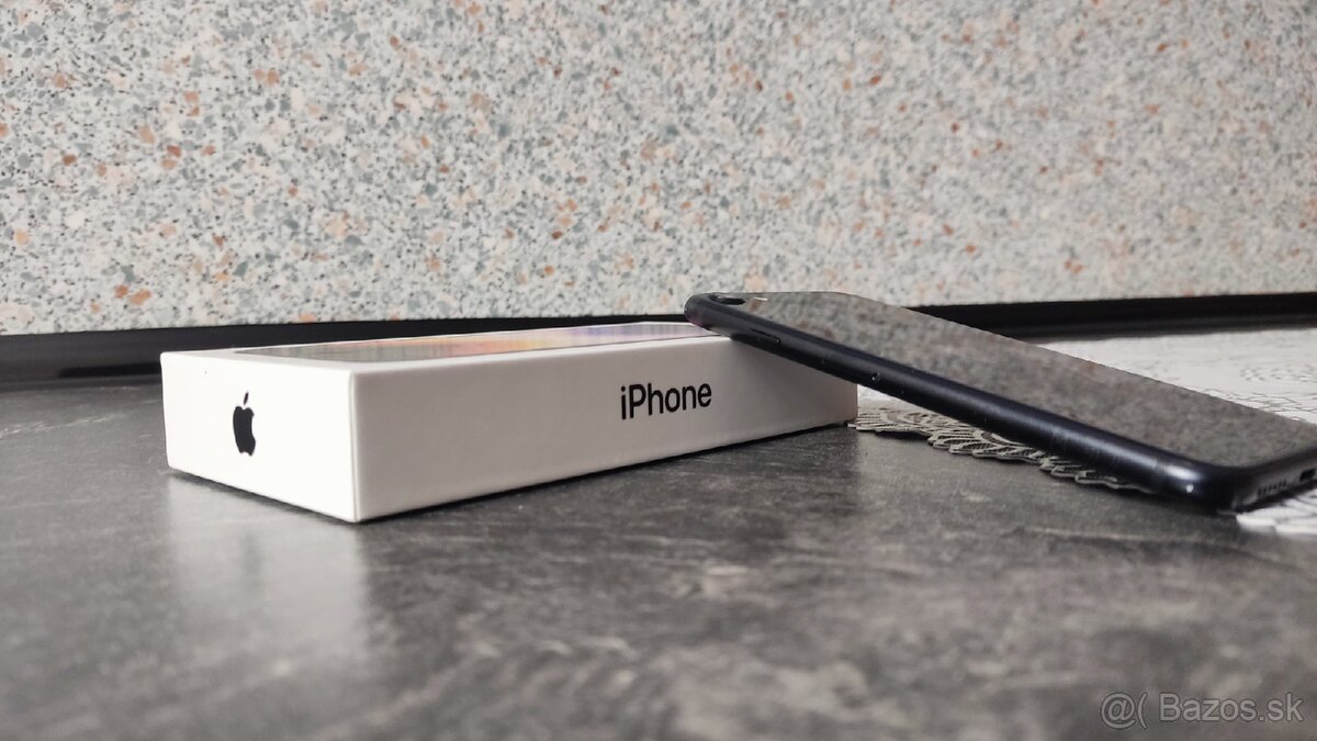 iPhone SE 2022 128GB Midnight - 5