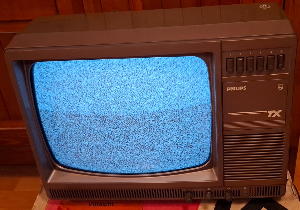 Predám vintage CRT TV Philips 12TX2501/20L - 5