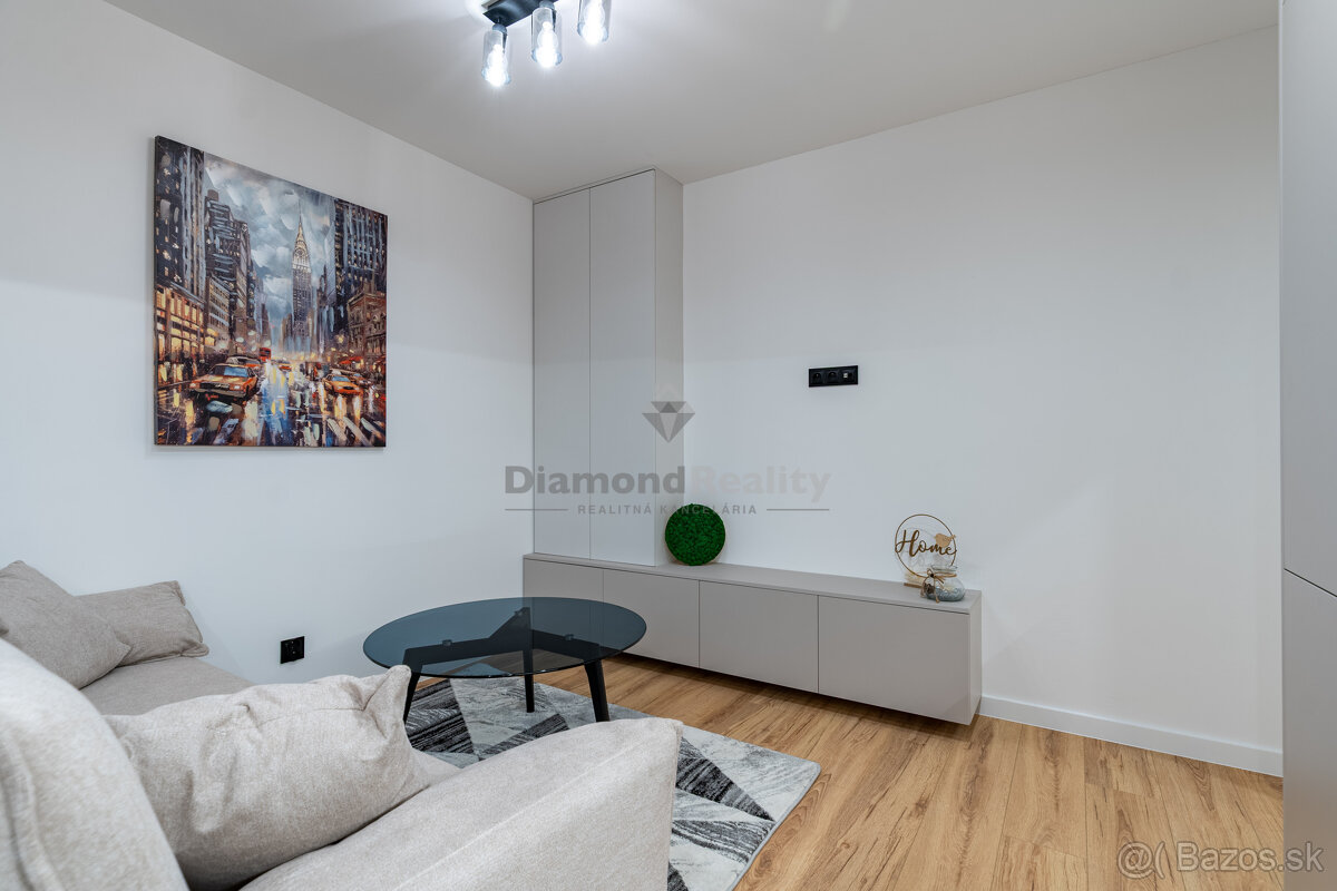 NA PREDAJ ZARIADENÝ 1,5 IZBOVÝ BYT PO NOVEJ REKONŠTRUKCIÍ - 5