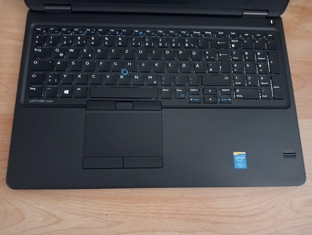 predám Dell latitude 5550 - Intel core i5 - 8gb ram - 5