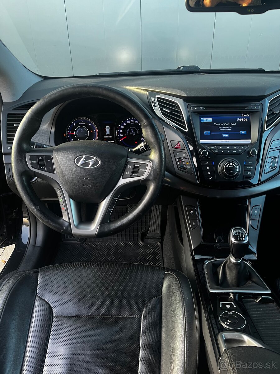 Predám Hyundai i40CRDI 1.7 - 5
