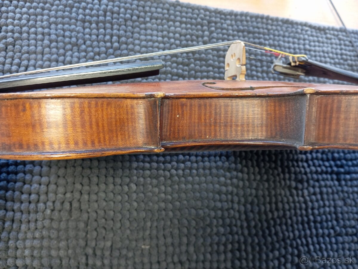 Husle 4/4, r.1885 - 5