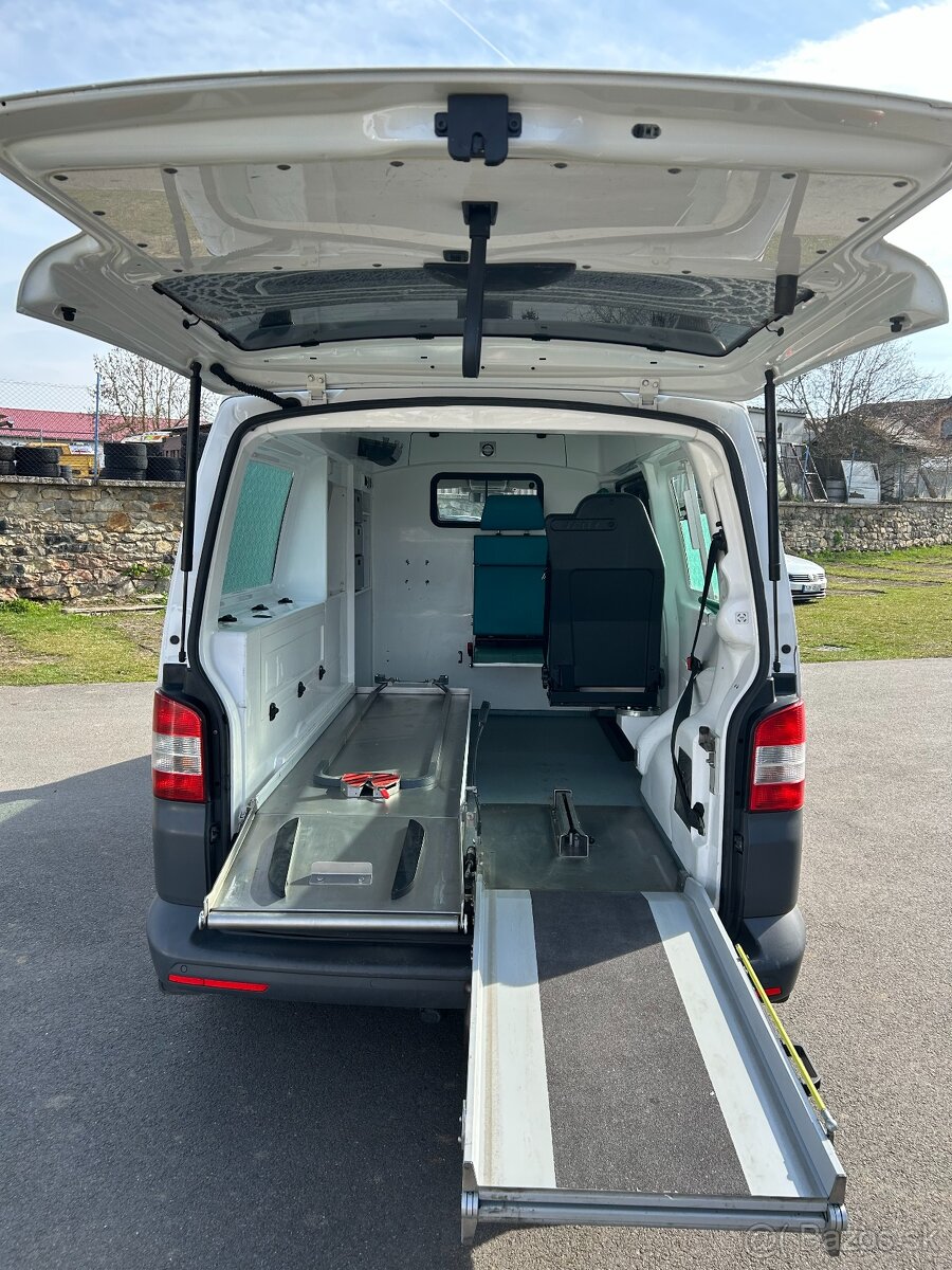 VW T5 2.0 TDI Sanitné vozidlo - DSG - 5