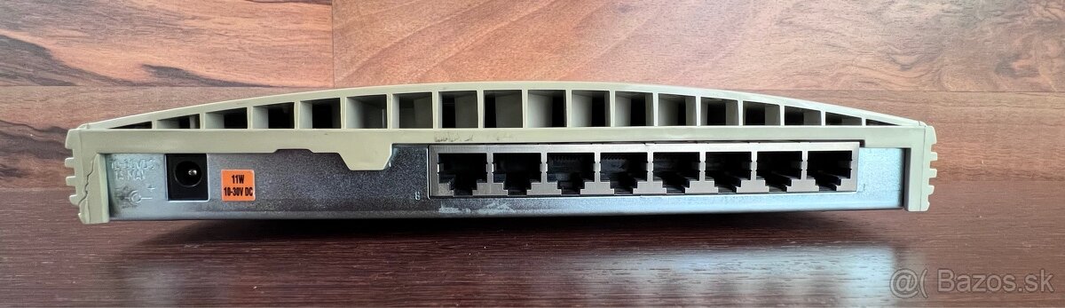 Predam Switch FSD-803 a 3Com 8 portovy - 5