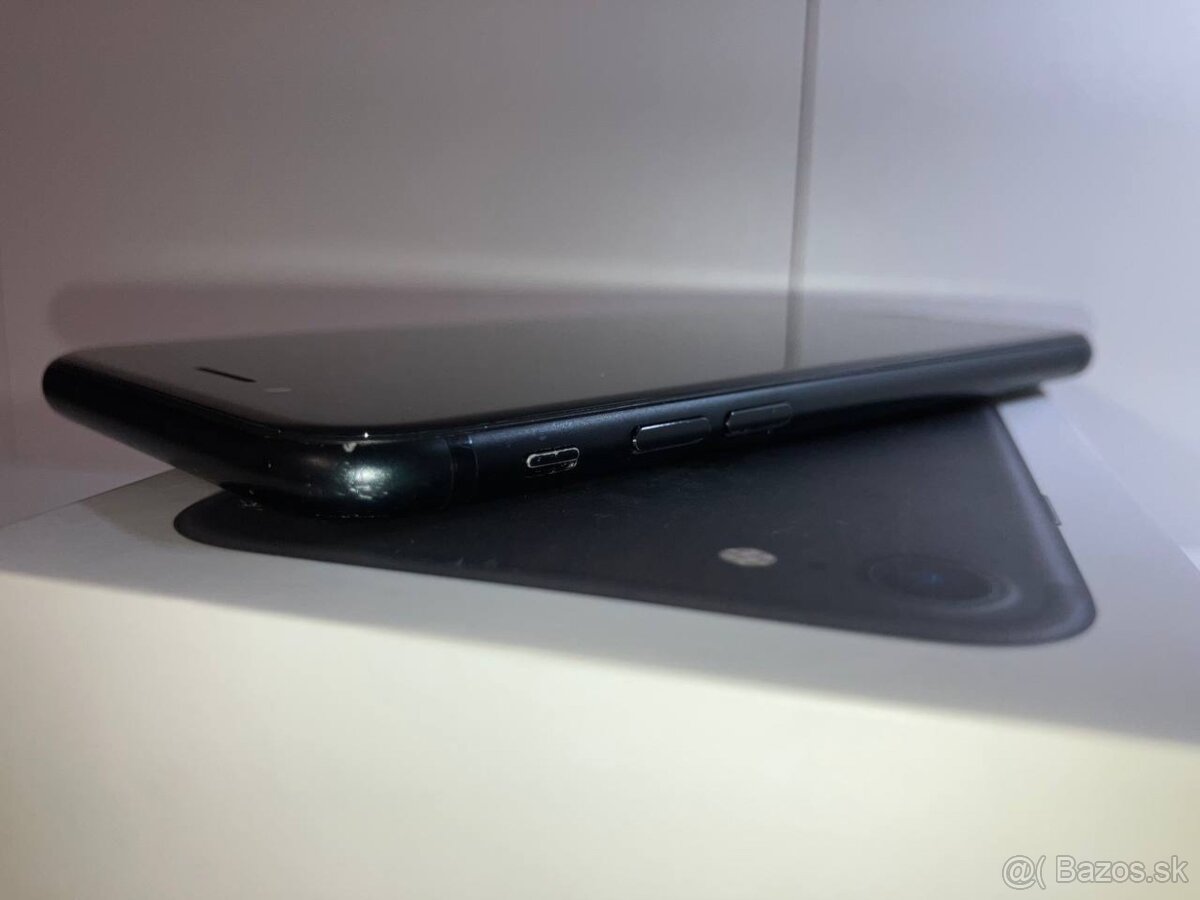 Apple iPhone 7, 128GB - 5