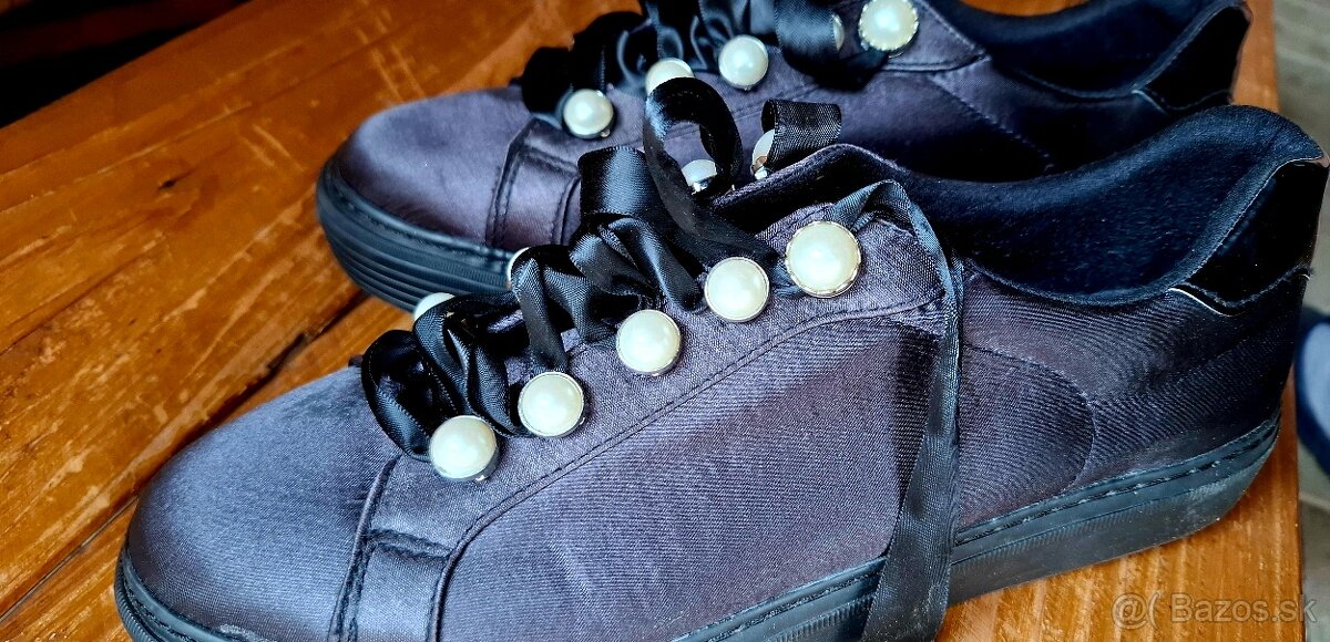Botasky Tenisky Nove nenosene Velkost 42 - 5