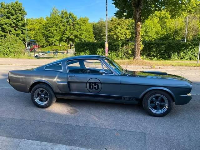 Ford Mustang Fastback A-Code z roku 1965 - 5