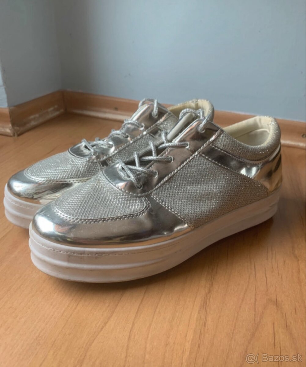 Strieborné lesklé tenisky - 5
