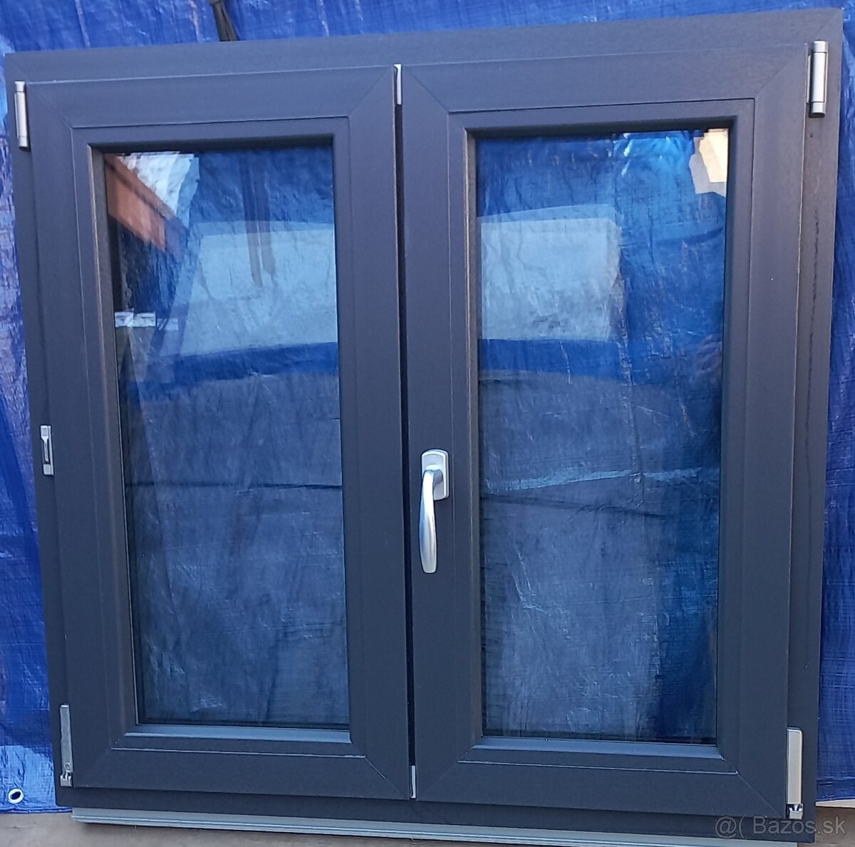 Predám okno 100x100 antracit/antracit trojsklo - 5