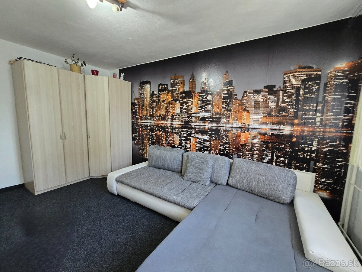 Predám 3 izbový byt v Poprade , ul. Novomeského - 5