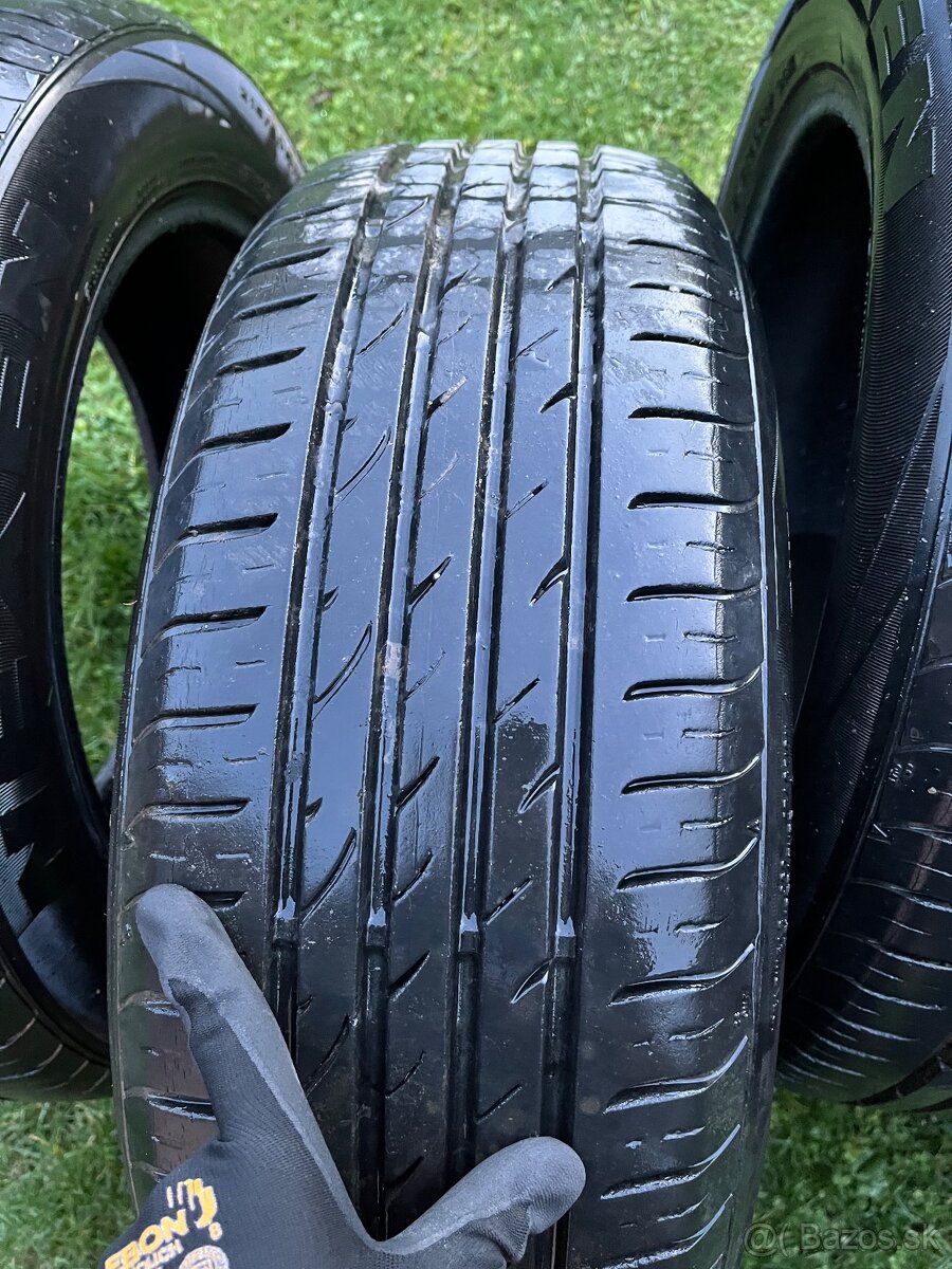 Nexen 215/60 r17 - 5