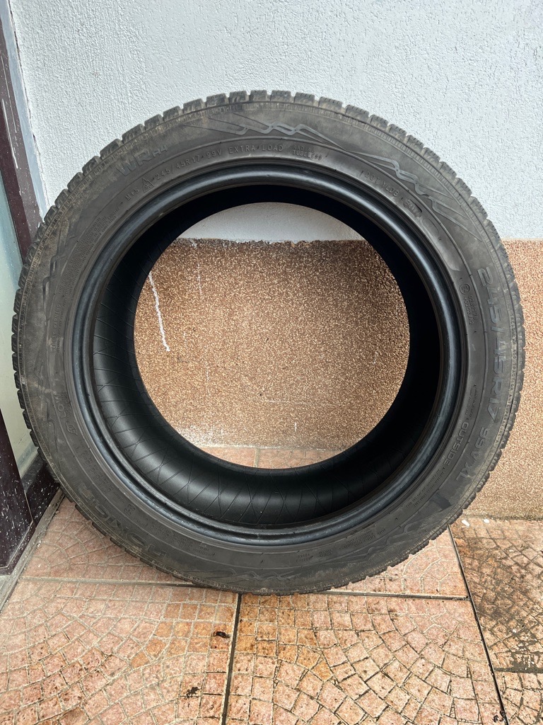 Zimna nokian 245 45 17 - 5