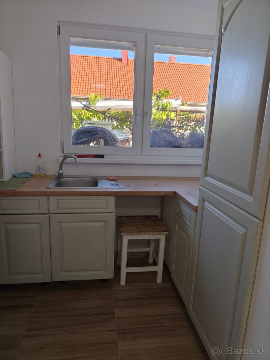 3-izbovy vidiecky dom na polosamote blizko Bratislavy - 5