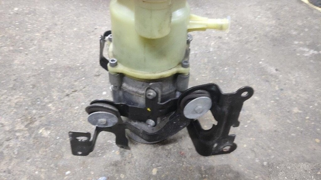 Proace Spacetourer Traveller Jumpy Vivaro - Servo čerpadlo - 5