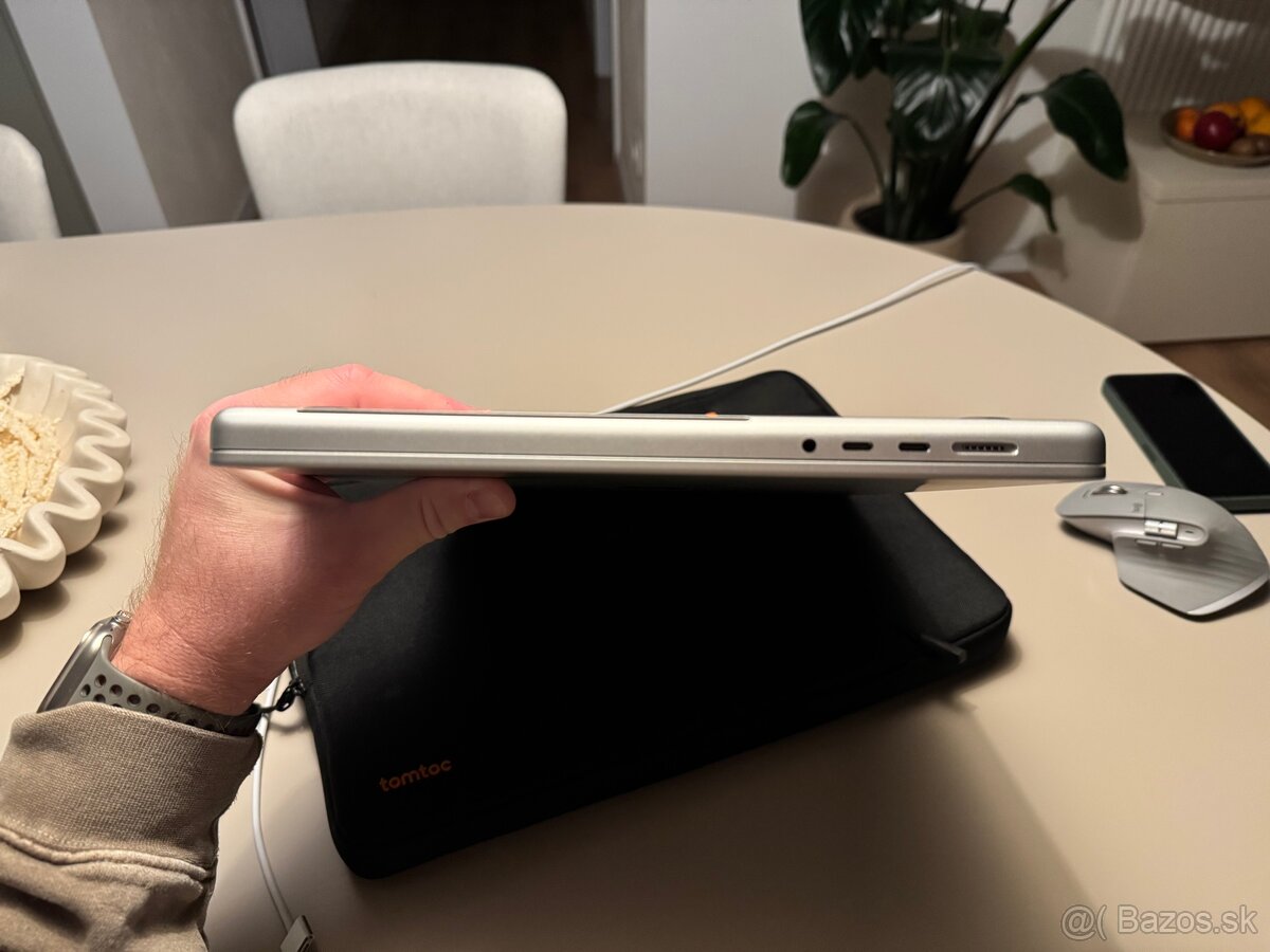  MacBook Pro 16” M1 Pro Silver (2021) - 5